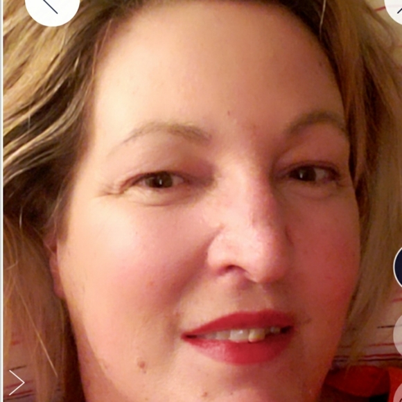 Meet your Posher, Rebecca - Picture 2 of 4